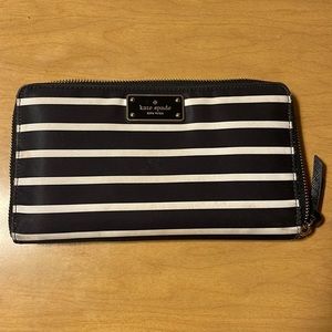 Large Kate Spade Wallet
